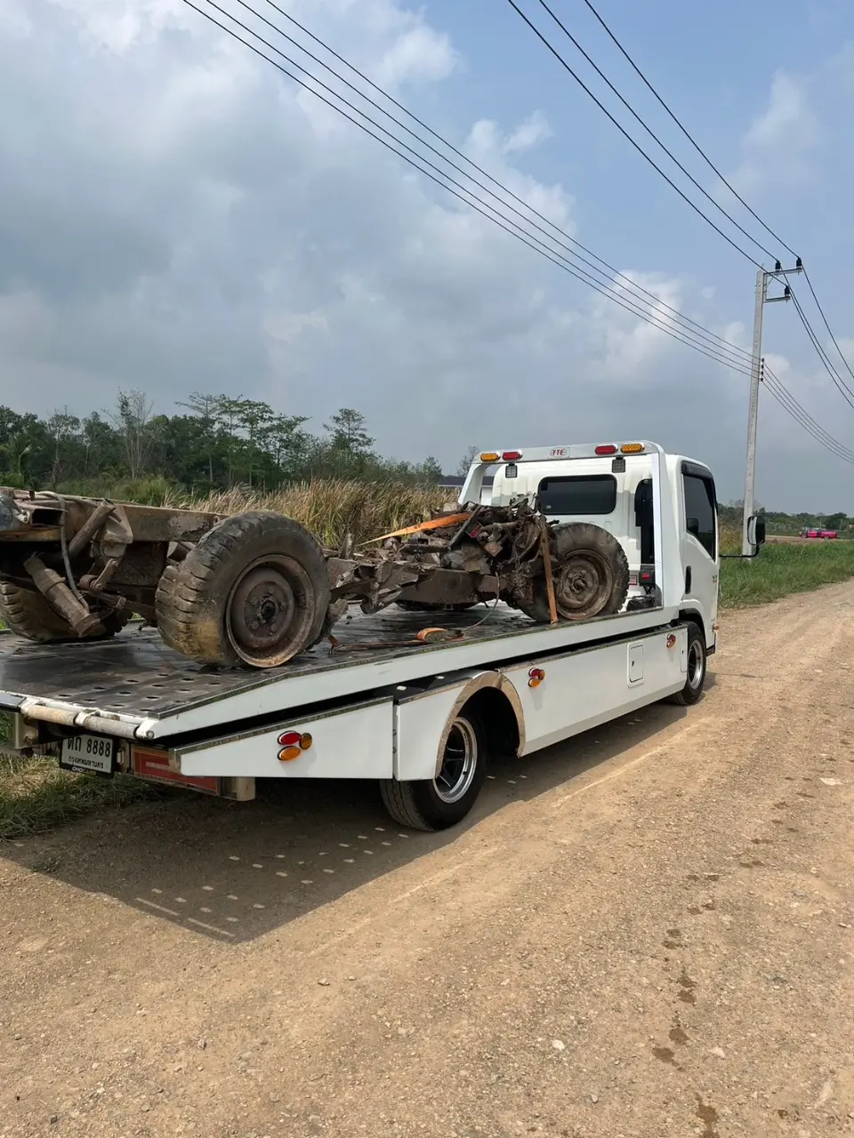 รับยกรถบรรทุก กู้ซากรถบรรทุก รถบัส